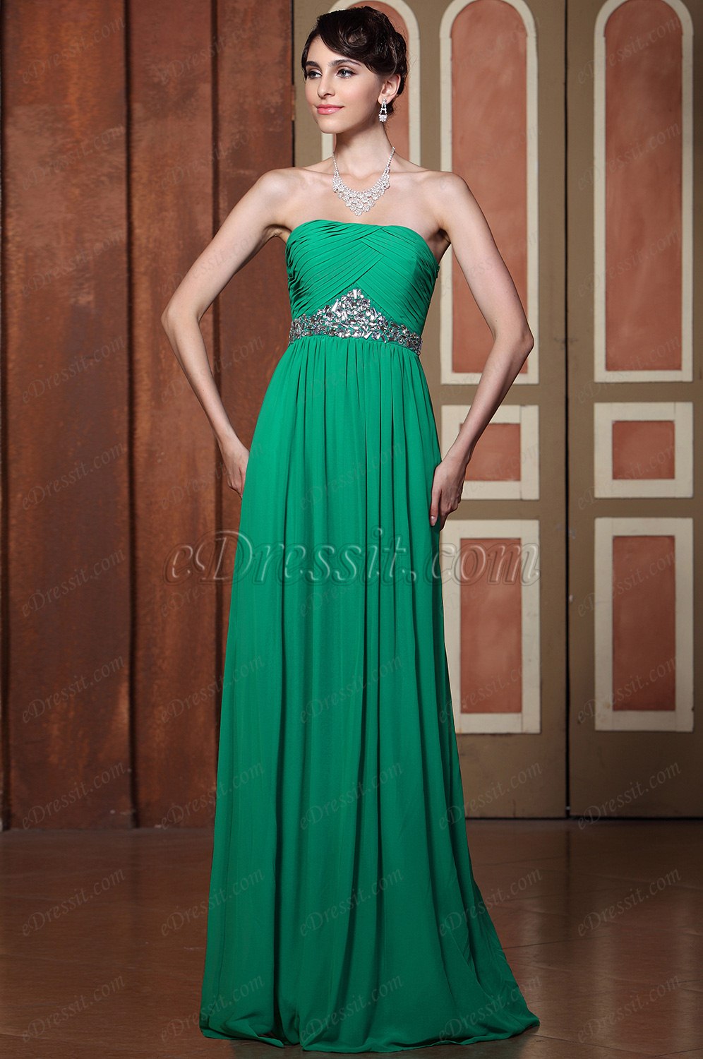 robe demoiselle d'honneur verte longue bustier coupe simple taille strassée