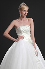 eDressit Amazing Beaded Strapless Wedding Gown (01113513)