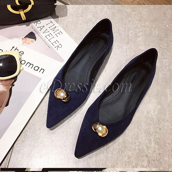 closed in flat shoes