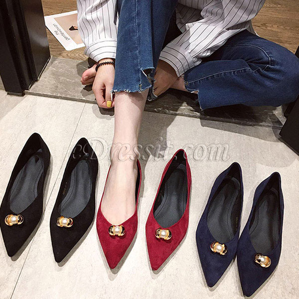 closed pointed shoes