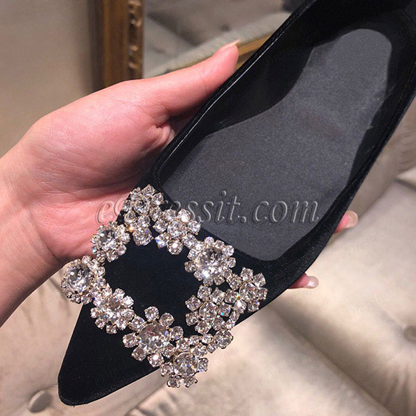 closed in flat shoes